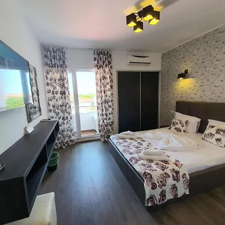 Anacris *** Hotel